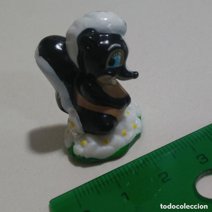 Juguetes antiguos y Juegos de colecci&oacute;n: zaini friends mofeta flor bambi mini mu&ntilde;eco figura figurita miniatura mu&ntilde;equito huevo sorpresa