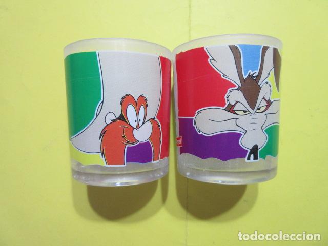 Juguetes antiguos y Juegos de colecci&oacute;n: ROYAL 2 TAZAS EL CORRECAMINOS PERSONAJES 1998 WARNER TAZ WILE E .COYOTE YOSEMITE SAM