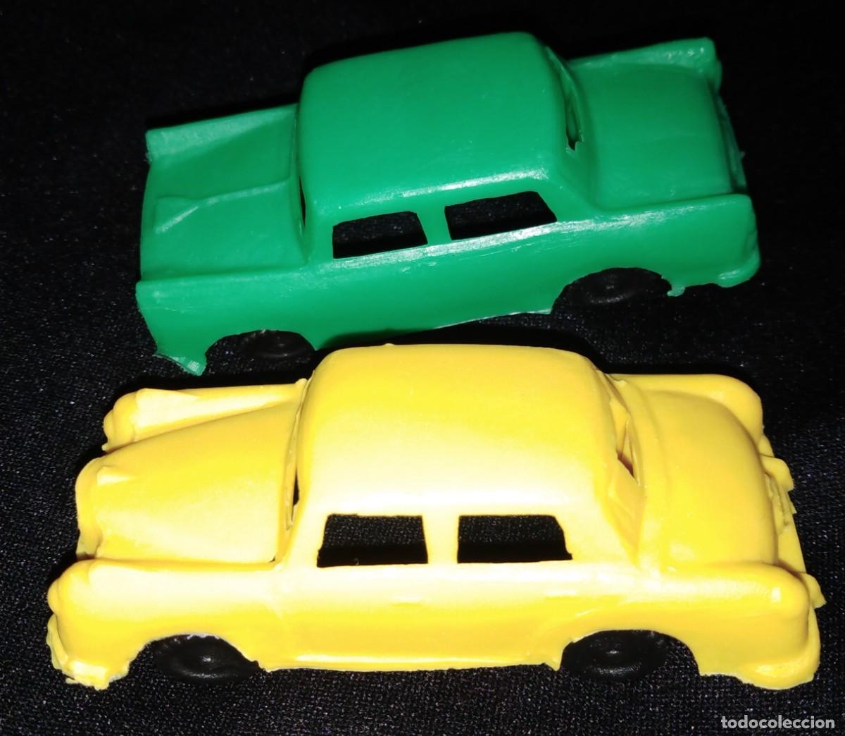 Juguetes antiguos y juegos de colecci&oacute;n: lote 2 coches kiosko quiosko seat 1500 y mercedes a&ntilde;os 60 70