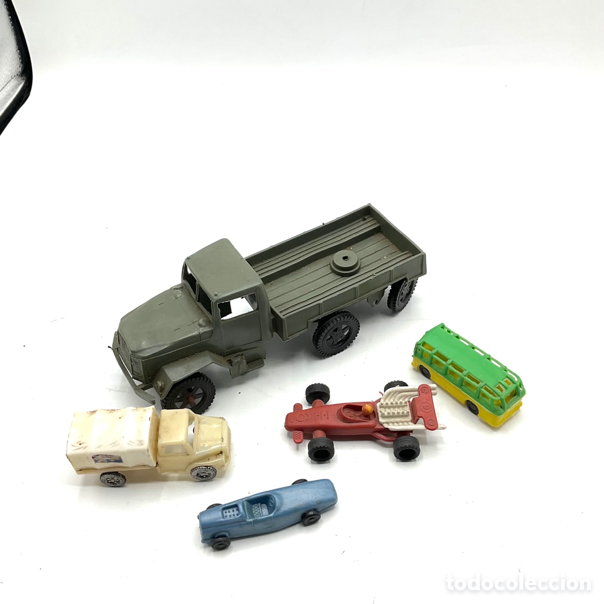 Brinquedos antigos e Jogos de cole&ccedil;&atilde;o: Lote 5 veh&iacute;culos de juguete