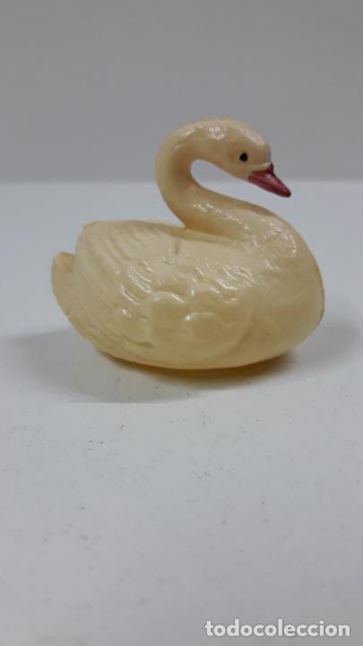 Juguetes antiguos y Juegos de colecci&oacute;n: CISNE . JUGUETE ANTIGUO / BELEN / DECORADO . REALIZADO EN CELULOIDE . ORIGINAL A&Ntilde;OS 50 / 60
