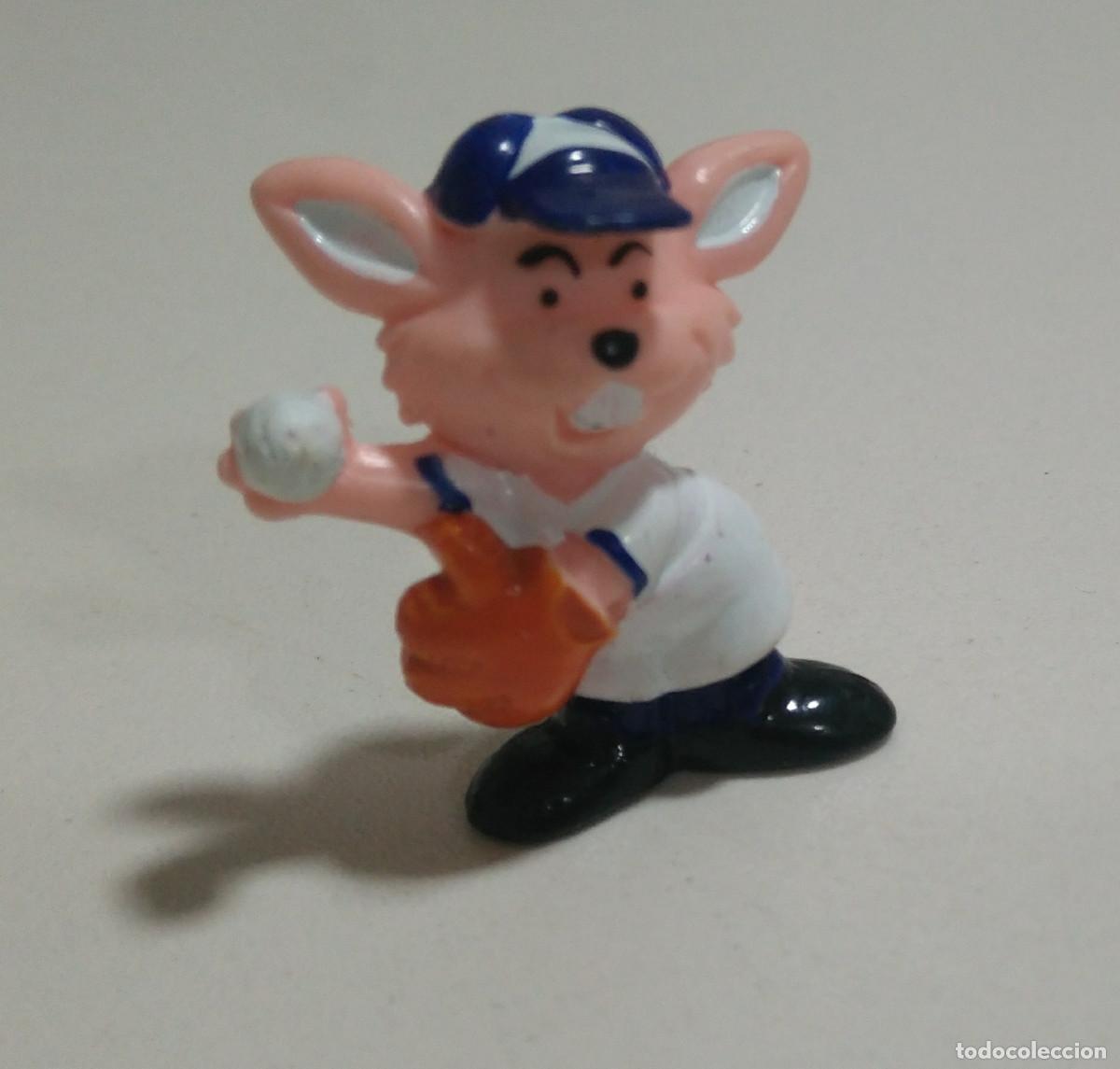 Juguetes antiguos y Juegos de colecci&oacute;n: mini animal deportista deportes conejo rabbit mu&ntilde;eco figurita figura beisbol baseball yoplait