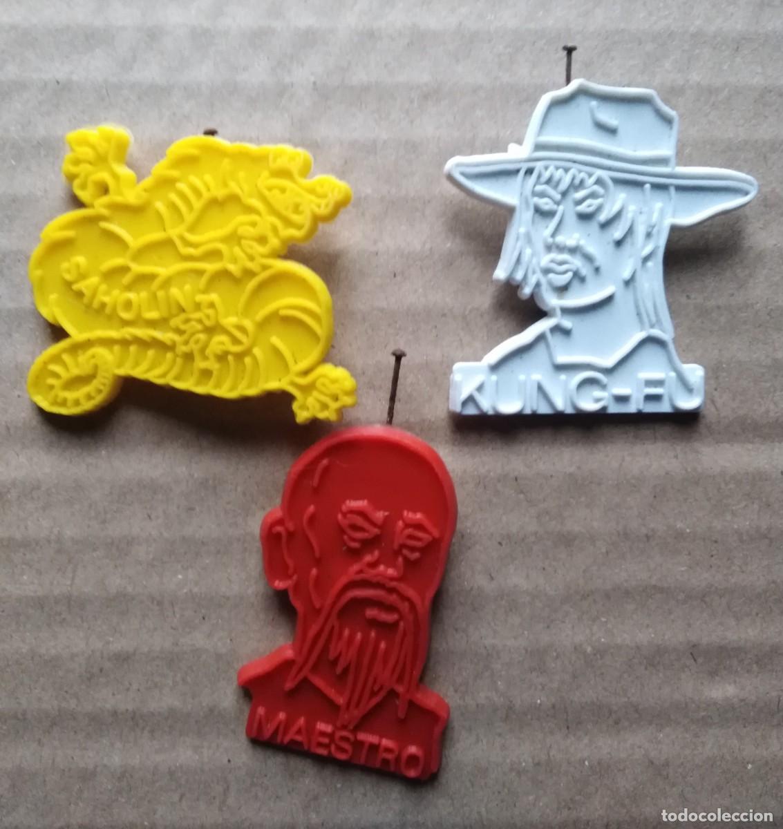 Juguetes antiguos y Juegos de colecci&oacute;n: PINS KUNG FU DE SAHOLIN KUNK-FU Y MAESTRO DE LA SERIE DE TV pipas montaplex kiosko a&ntilde;os 70