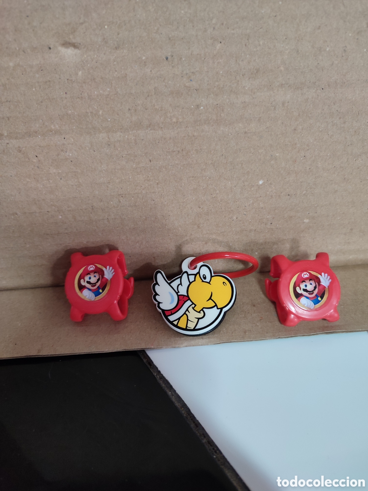 Juguetes antiguos y Juegos de colecci&oacute;n: Nintendo 2020, tres juguetes Kinder, llavero tortuga Koopa y mochilas super Mario.