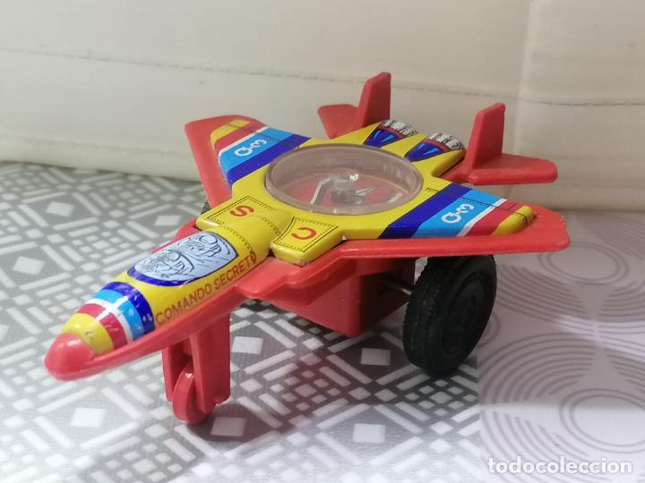 Altes Spielzeug und Spiele: AVION FRICCION COMANDO SECRETO, Q-3, CHAPA Y PLASTICO, BERNABEU GISBERT