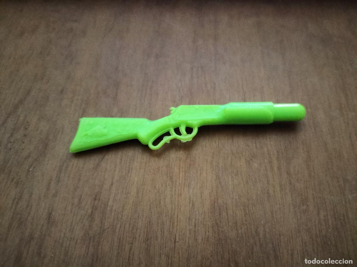 Juguetes antiguos y Juegos de colecci&oacute;n: RIFLE DEL OESTE. AMARILLA. BUEN ESTADO. 9 CM. B-4