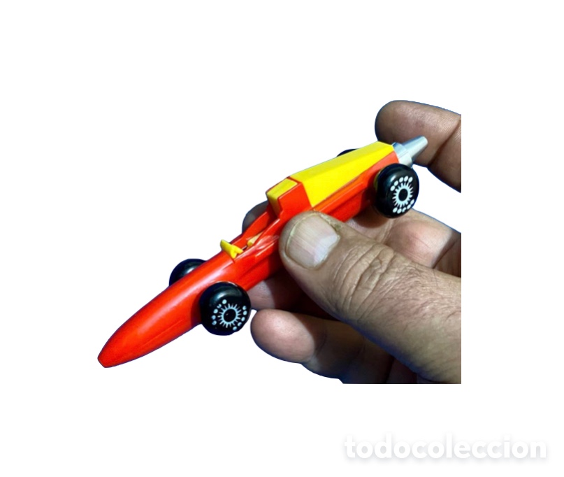 Juguetes antiguos y Juegos de colecci&oacute;n: CURIOSO BOL&Iacute;GRAFO COCHE DE CARRERAS.