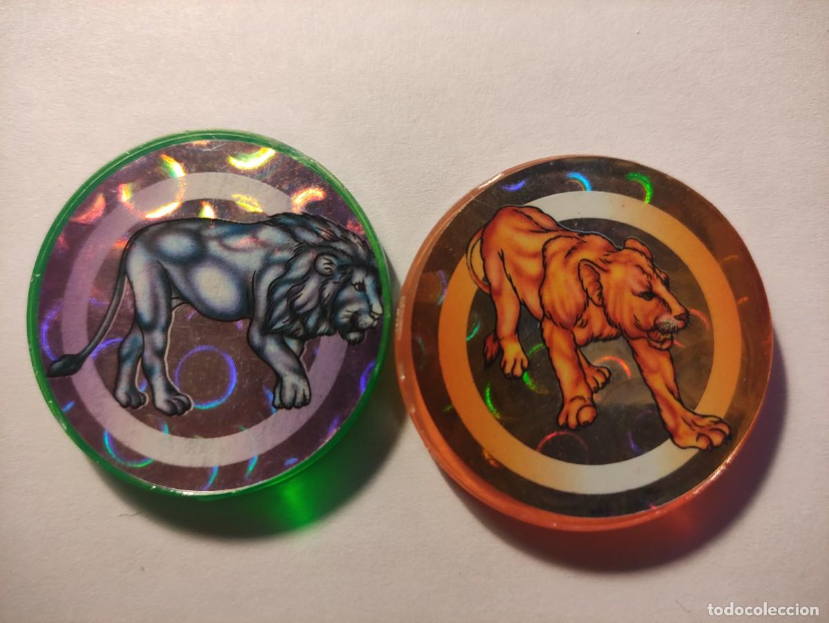 Juguetes antiguos y Juegos de colecci&oacute;n: 2 tazos animales, gruesos, sin marca