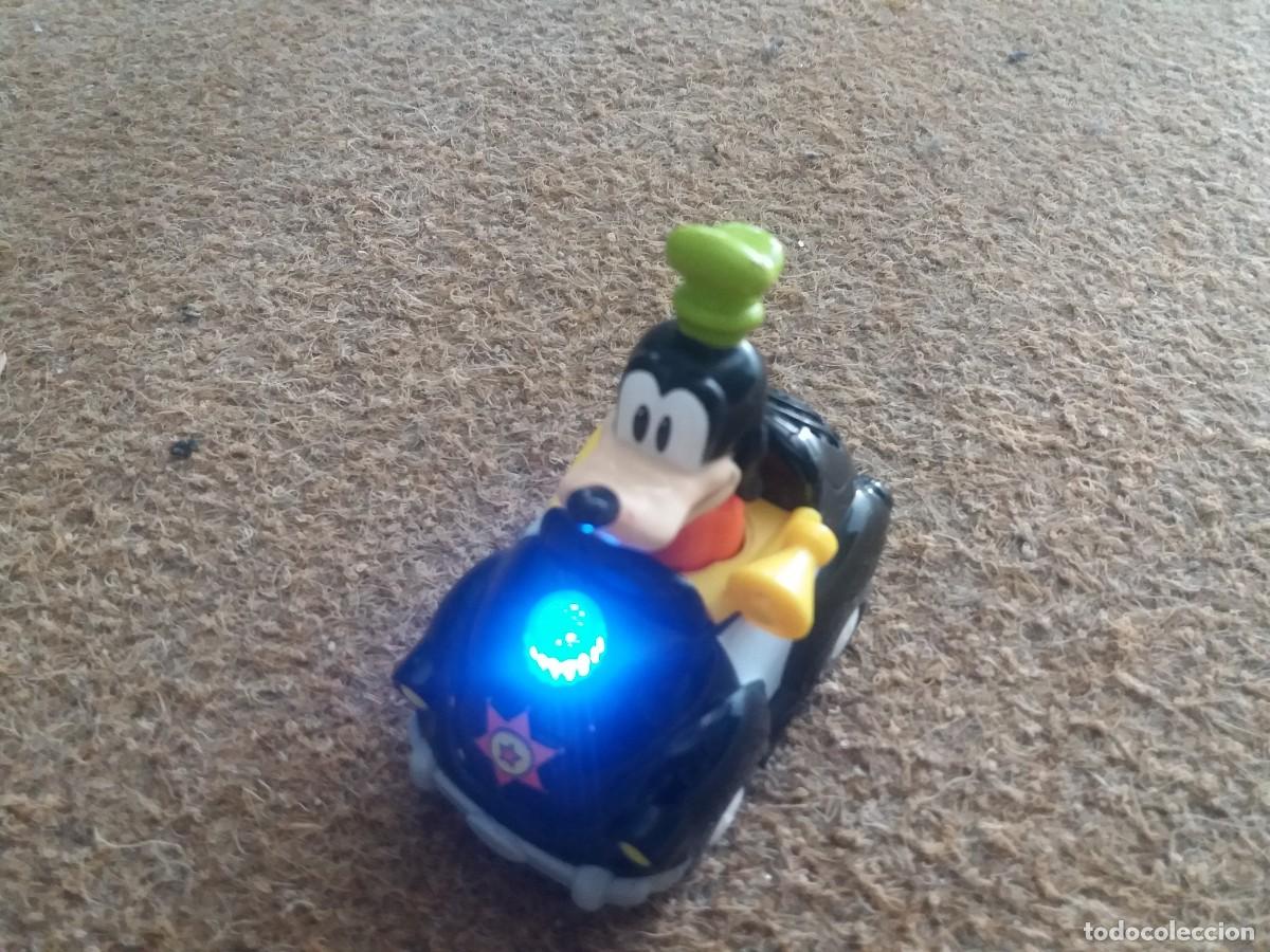 Juguetes antiguos y Juegos de colecci&oacute;n: Juguete. Figura. El coche polic&iacute;a de Goofy. Se ilumina y parpadea la sirena. Disney. Buen estado.