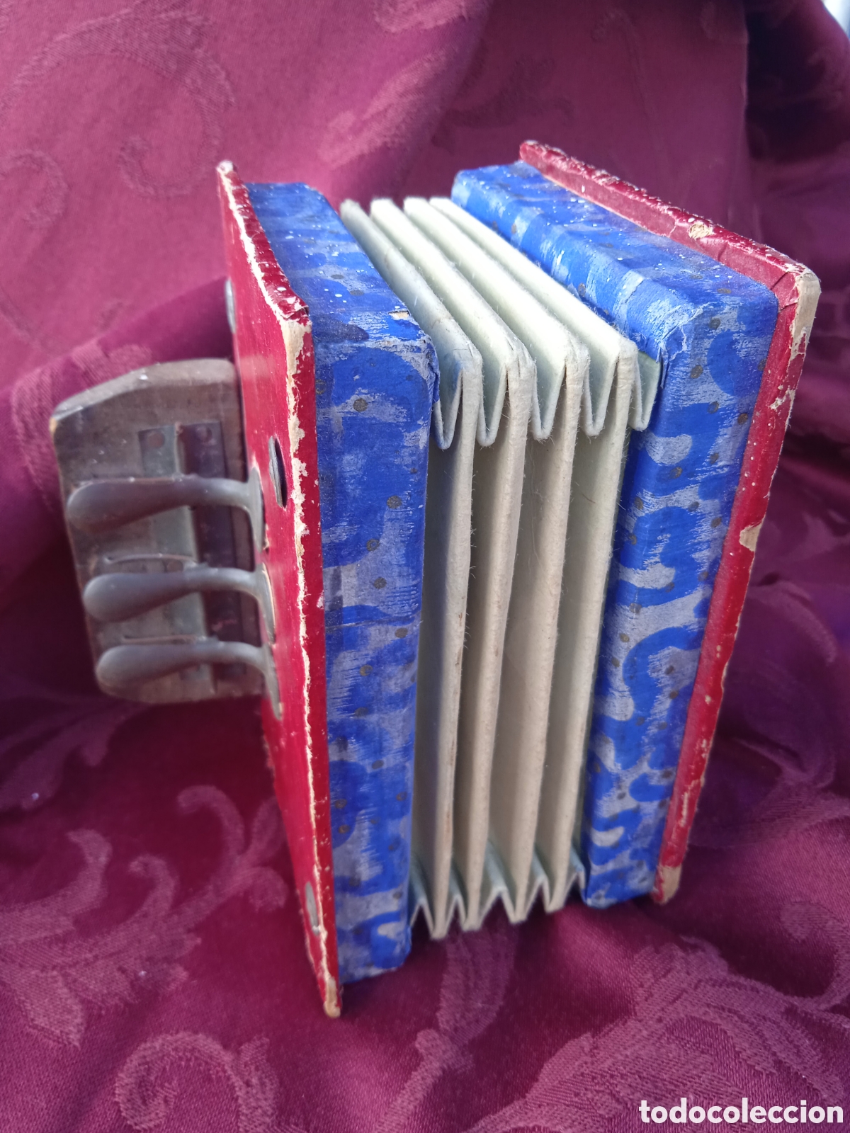 acordeon de juguete de tres teclas - Buy Other antique toys and games on  todocoleccion