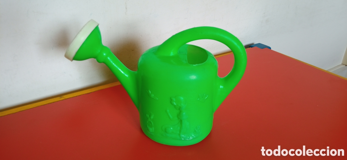 Juguetes antiguos y Juegos de colecci&oacute;n: REGADERA INFANTIL DE PL&Aacute;STICO SOPLADO BLANCANIEVES/ENANITO.COLOMER 70'S.SIN USO.