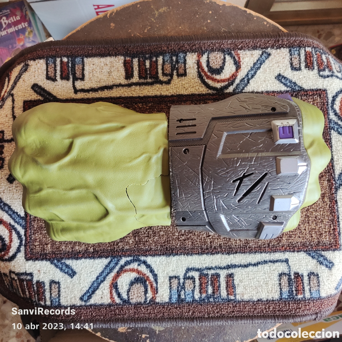 PU&Ntilde;OS HULK (MARVEL)