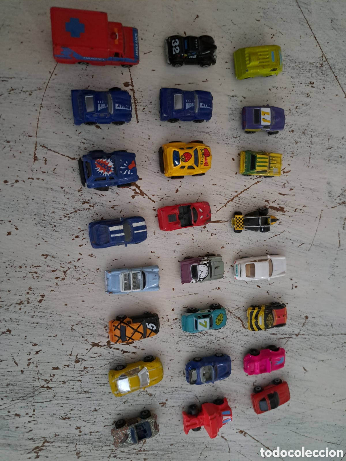 Juguetes antiguos y Juegos de colecci&oacute;n: 24 minicoches algunos micromachines