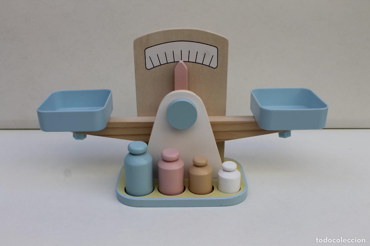 Juguetes antiguos y juegos de colecci&oacute;n: BASCULA DE JUGUETE EN MADERA - Foto 1