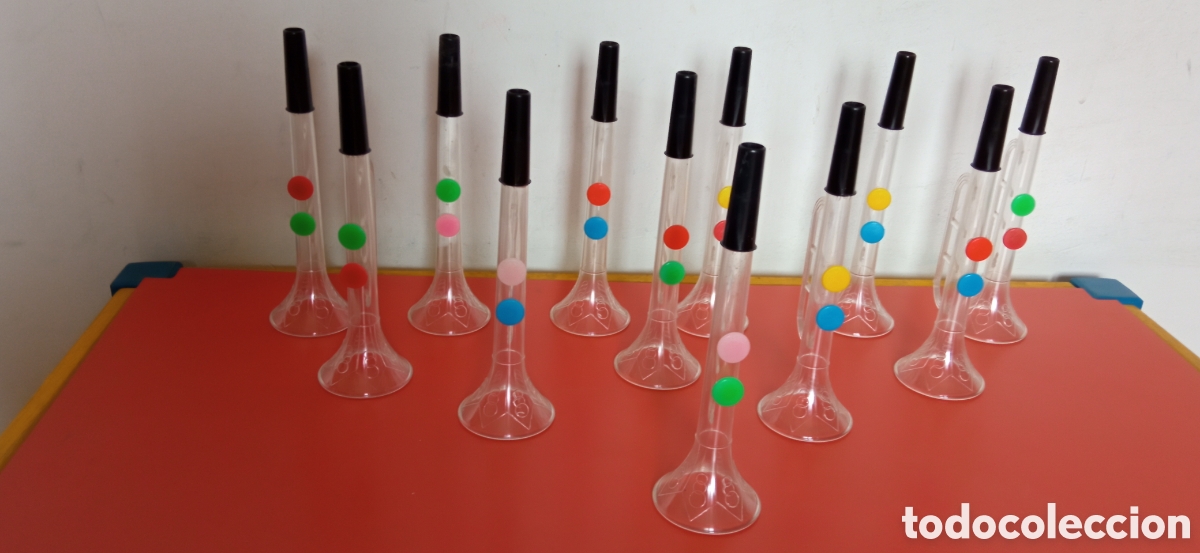 Juguetes antiguos y Juegos de colecci&oacute;n: LOTE DE 12 TROMPETAS INFANTILES TRANSPARENTES SONORAS (16 CM).PEDRO FERRER GAL&Aacute;N 80'S.NUEVAS.