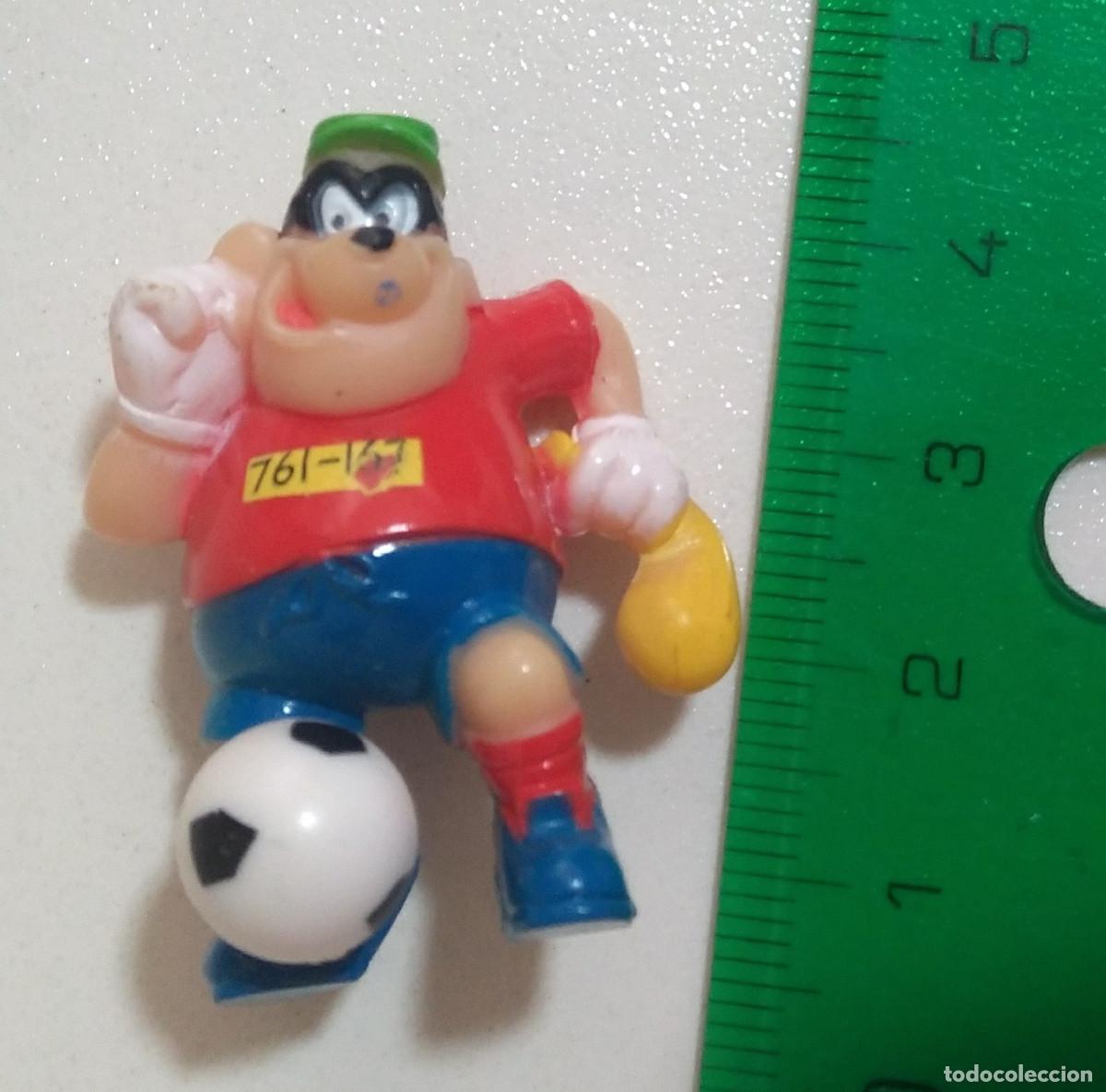 Juguetes antiguos y juegos de colecci&oacute;n: disney zaini mickey deporte futbol mu&ntilde;eco figura figurita miniatura mini mu&ntilde;equito bandido ladron