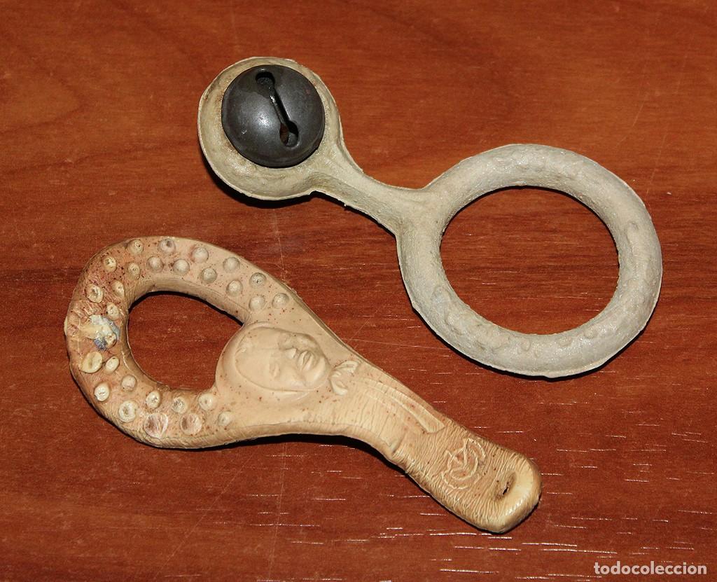 Jouets Anciens et Jeux de collection: ANTIGUO SONAJERO Y MORDEDOR PARA BEBE. 10cm. NUEVO, SIN USO. A&Ntilde;OS 50. L2