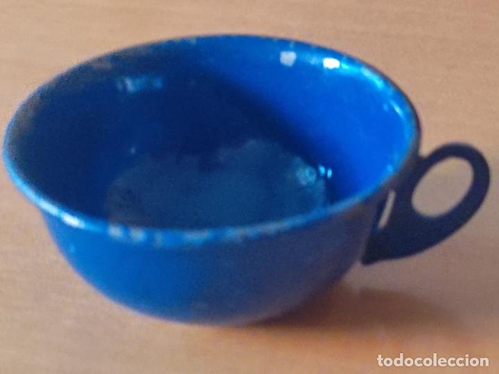 Brinquedos antigos e Jogos de cole&ccedil;&atilde;o: TAZA HOJALATA MUY ANTIGUA 4,5 CMS DIAMETRO MINIATURA JUGUETE COCINITA PINTURA AZUL