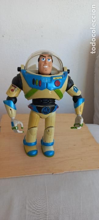 Juguetes antiguos y juegos de colecci&oacute;n: Mu&ntilde;eco Buzz lightyear de Toy Story. Hablando en Espa&ntilde;ol. 27 cm. Disney Pixar . Hasbro 2001