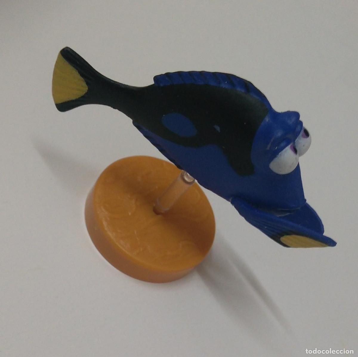 Juguetes antiguos y juegos de colecci&oacute;n: figura de huevo sorpresa FURUTA disney pixar nemo dory pez peana figurita mu&ntilde;equito mu&ntilde;eco mini