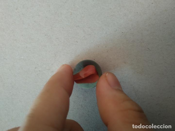 Juguetes antiguos y Juegos de colecci&oacute;n: CANICA DE COLOR ROJO BOLA DE JUGUETE