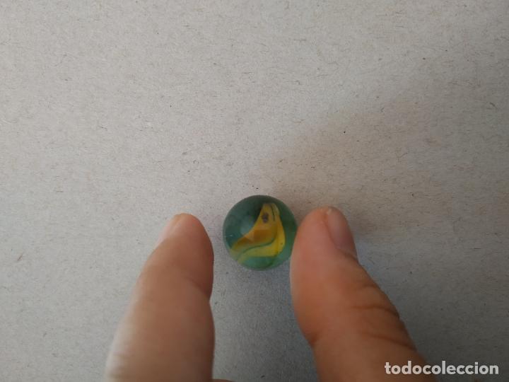 Juguetes antiguos y Juegos de colecci&oacute;n: CANICA DE COLOR MARR&Oacute;N / NARANJA BOLA DE JUGUETE