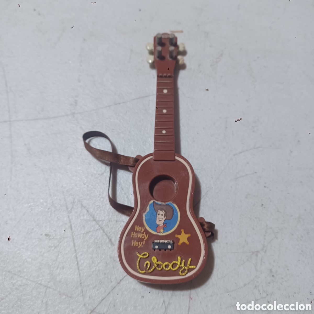 Juguetes antiguos y juegos de colecci&oacute;n: Guitarra Woody Toy Stroy Hasbro 2001