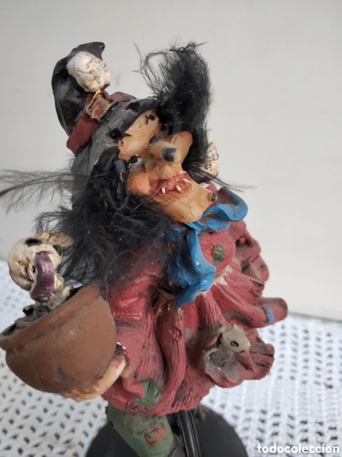 Juguetes antiguos y juegos de colecci&oacute;n: Bruja de resina montada en monociclo 14 cm no bicicleta