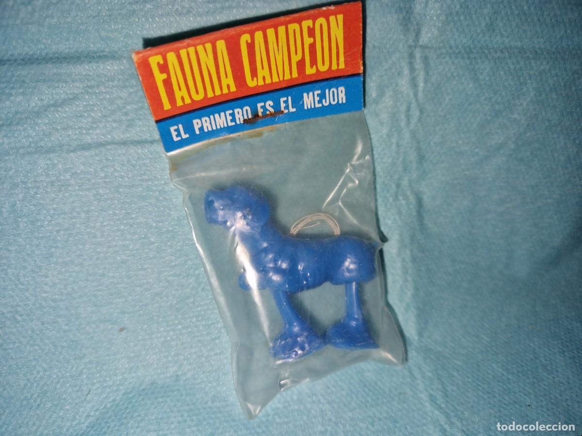 Giocattoli antichi e Giochi di collezione: FAUNA CAMPEON FIGURA PERRO