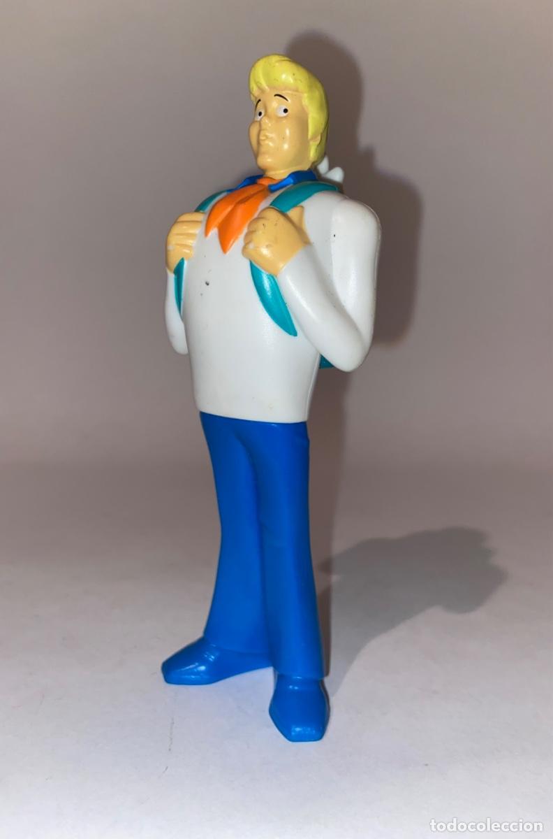 Juguetes antiguos y Juegos de colecci&oacute;n: FIGURA FRED JONES - SCOOBY DOO HANNA BARBERA BURGER KING