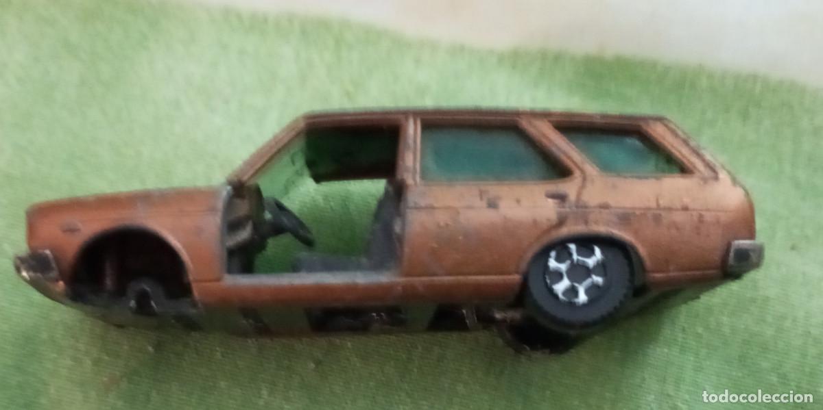 Juguetes antiguos y juegos de colecci&oacute;n: SEAT 131 FAMILIAR COCHECITO METAL 1950-60