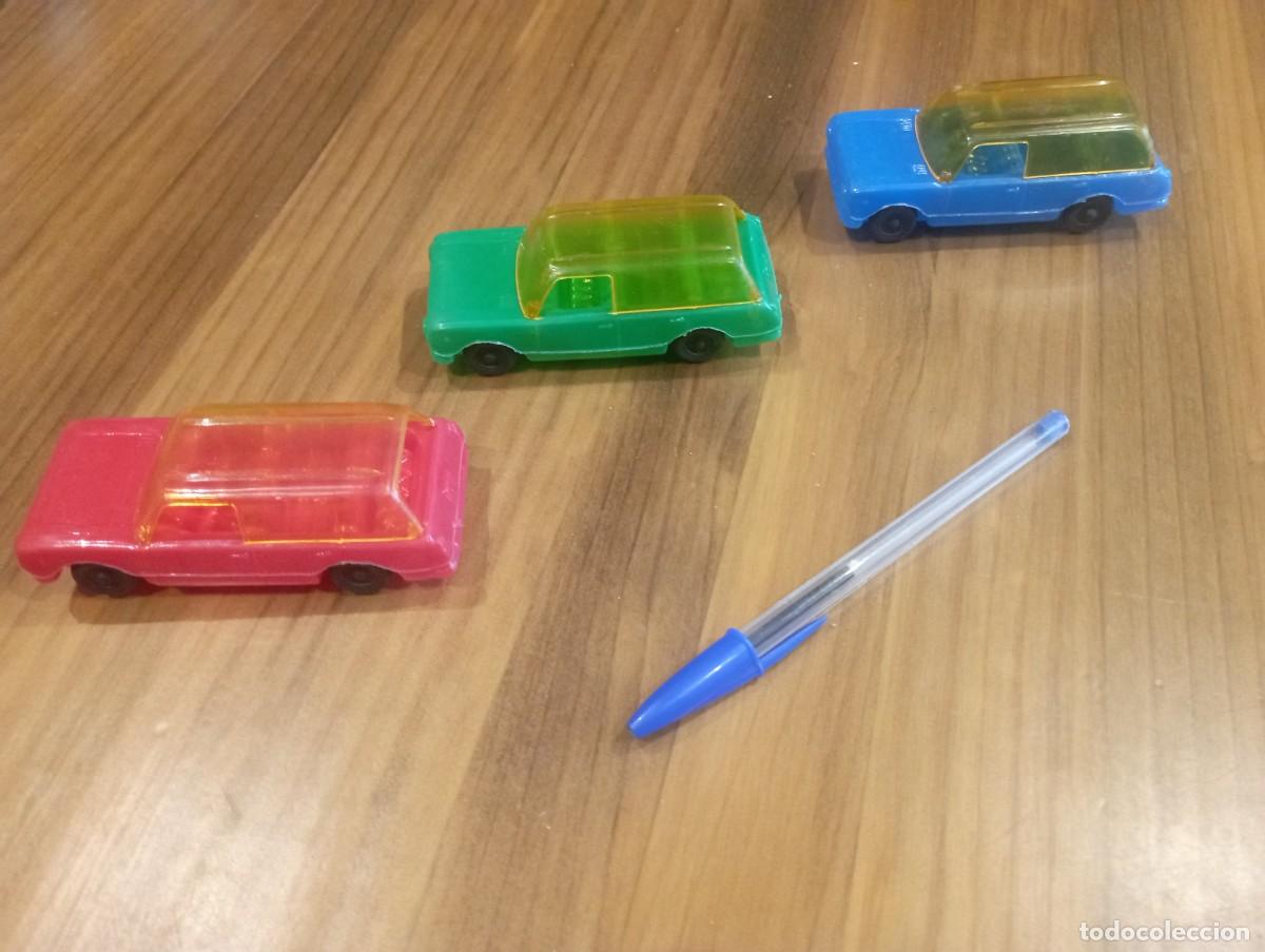 Juguetes antiguos y Juegos de colecci&oacute;n: Lote 3 coches de pl&aacute;stico a&ntilde;os 70-80 Kiosko