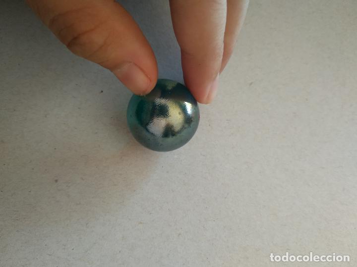 Juguetes antiguos y Juegos de colecci&oacute;n: BOLA TIPO CANICA DE COLOR AZUL