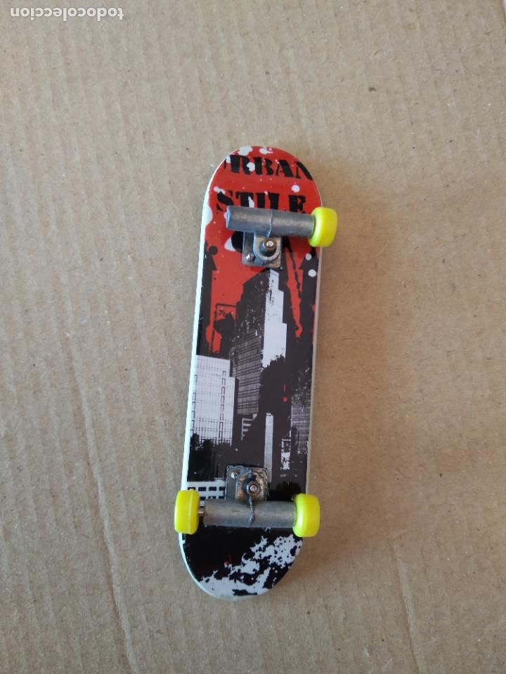 Juguetes antiguos y Juegos de colecci&oacute;n: FIGURA DE JUGUETE MONOPATIN SKATE URBAN STYLE MIDE APROXIMADAMENTE 9,5CM X 2,5CM