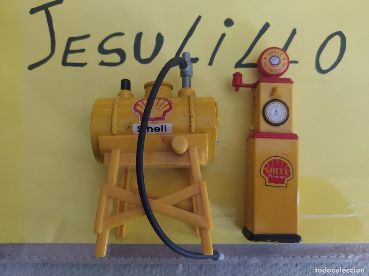 Juguetes antiguos y Juegos de colecci&oacute;n: PARA DIORAMAS SURTIDOR SHELL Y DEPOSITO METAL Y PLASTICO USADO VER FOTOS