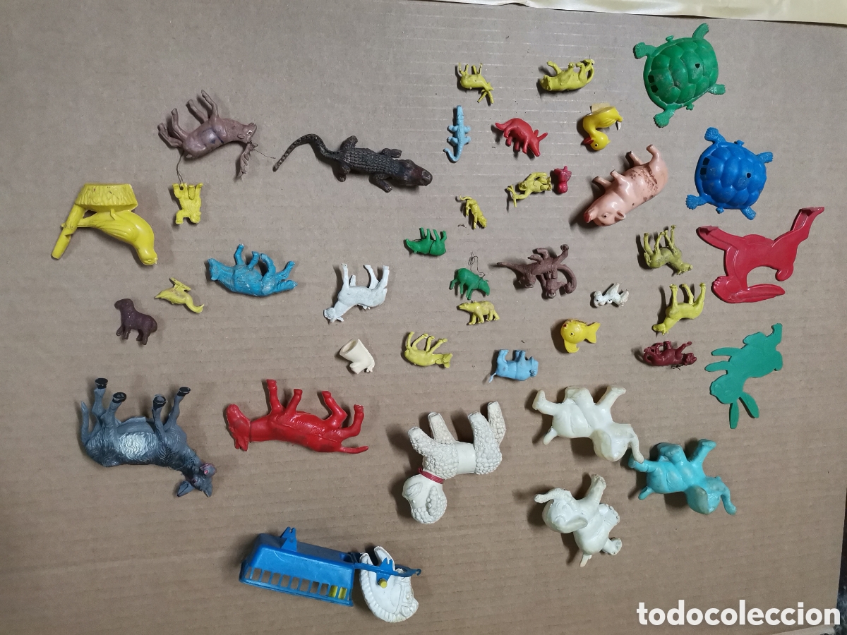 Juguetes antiguos y Juegos de colecci&oacute;n: Lote animales plastico juguete bisonte lobo kiosko a&ntilde;os 70 vintage
