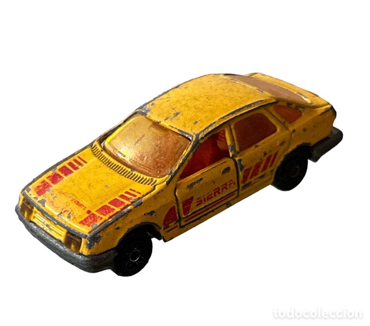 Juguetes antiguos y Juegos de colecci&oacute;n: Coche majorette ford sierra made in france falta una puerta