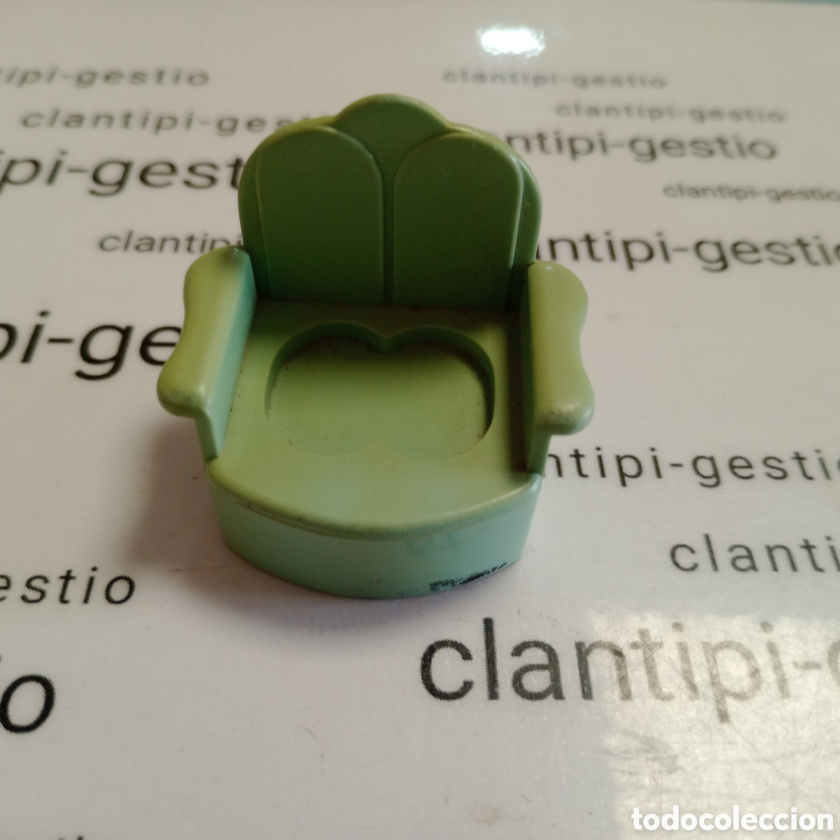 Juguetes antiguos y Juegos de colecci&oacute;n: Silla sill&oacute;n sof&aacute; casa verde antigua pin y pon mueble