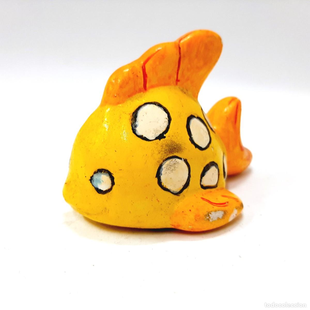 Antique Toys and Collectible Games: Figura hueca pintada de conejo de el pez Flounder(13.2)
