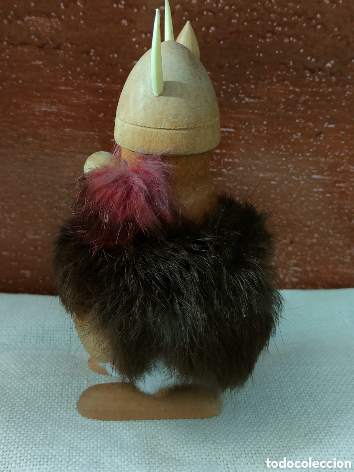Juguetes antiguos y juegos de colecci&oacute;n: Vikingo de madera - Foto 5