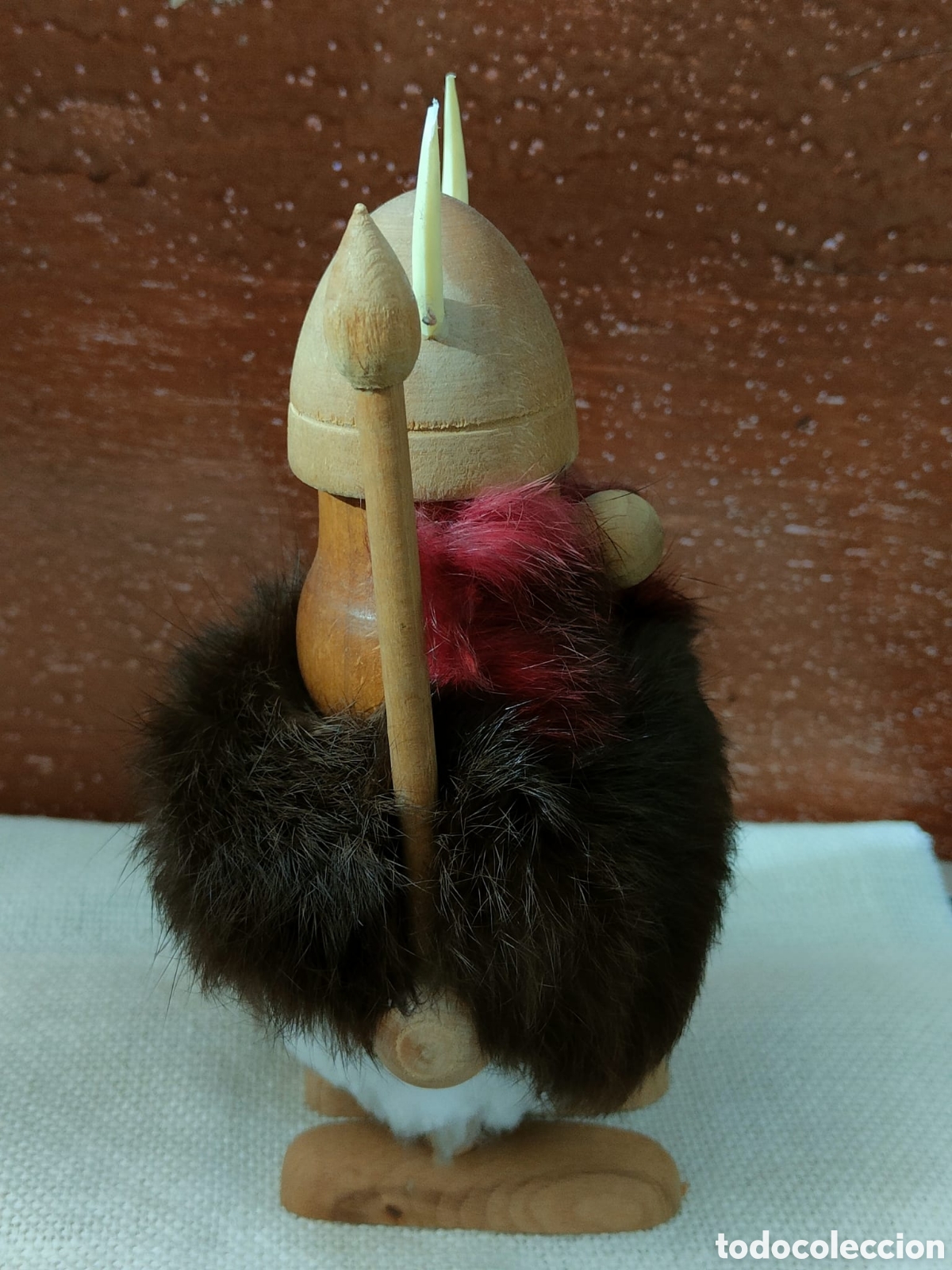 Juguetes antiguos y juegos de colecci&oacute;n: Vikingo de madera - Foto 7