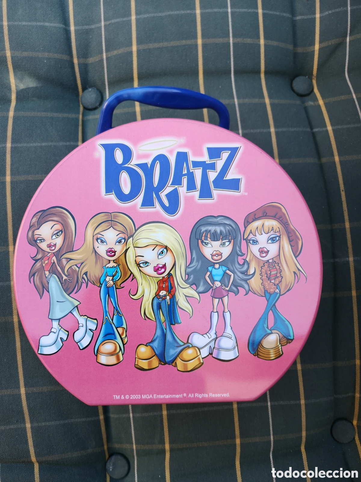 Juguetes antiguos y Juegos de colecci&oacute;n: Bolso met&aacute;lico Bratz. SIN USAR. ASA SEMISUELTA. MGA 2003.