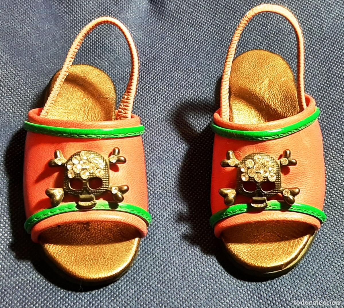 Juguetes antiguos y juegos de colecci&oacute;n: Sandalias peque&ntilde;as colecci&oacute;n