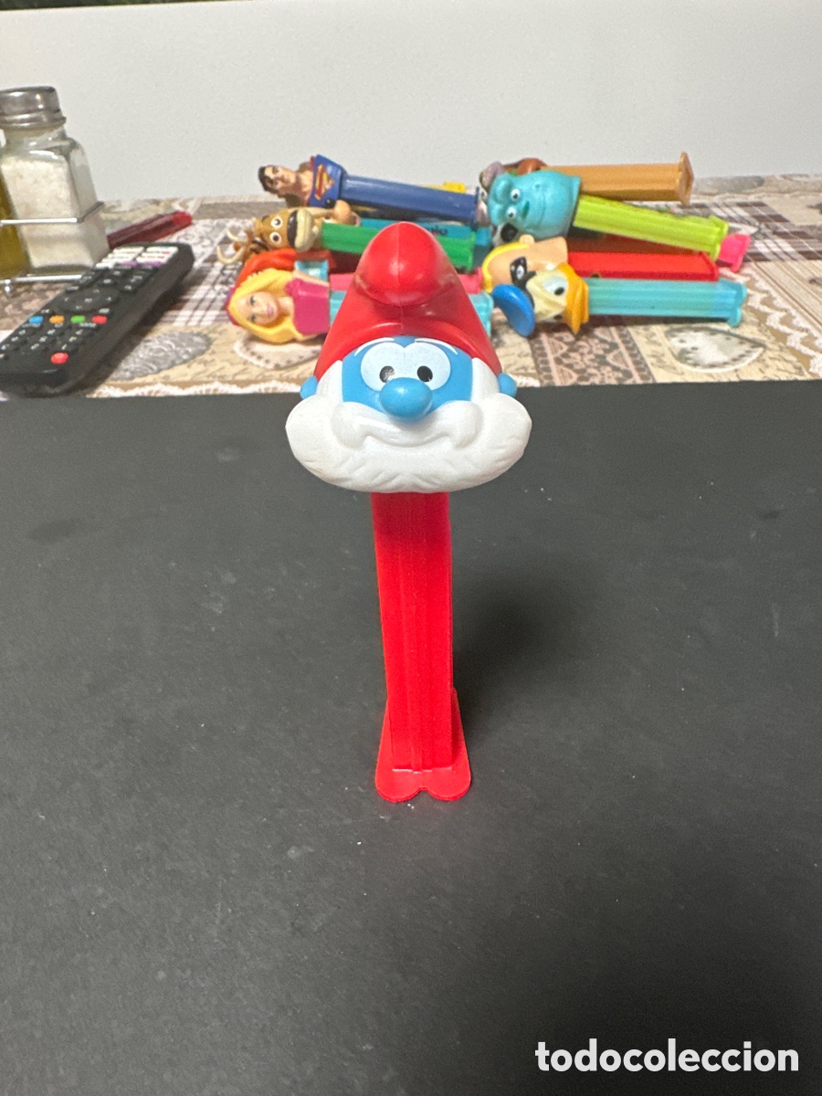 Juguetes antiguos y Juegos de colecci&oacute;n: Dispensador pez pap&aacute; pitufo