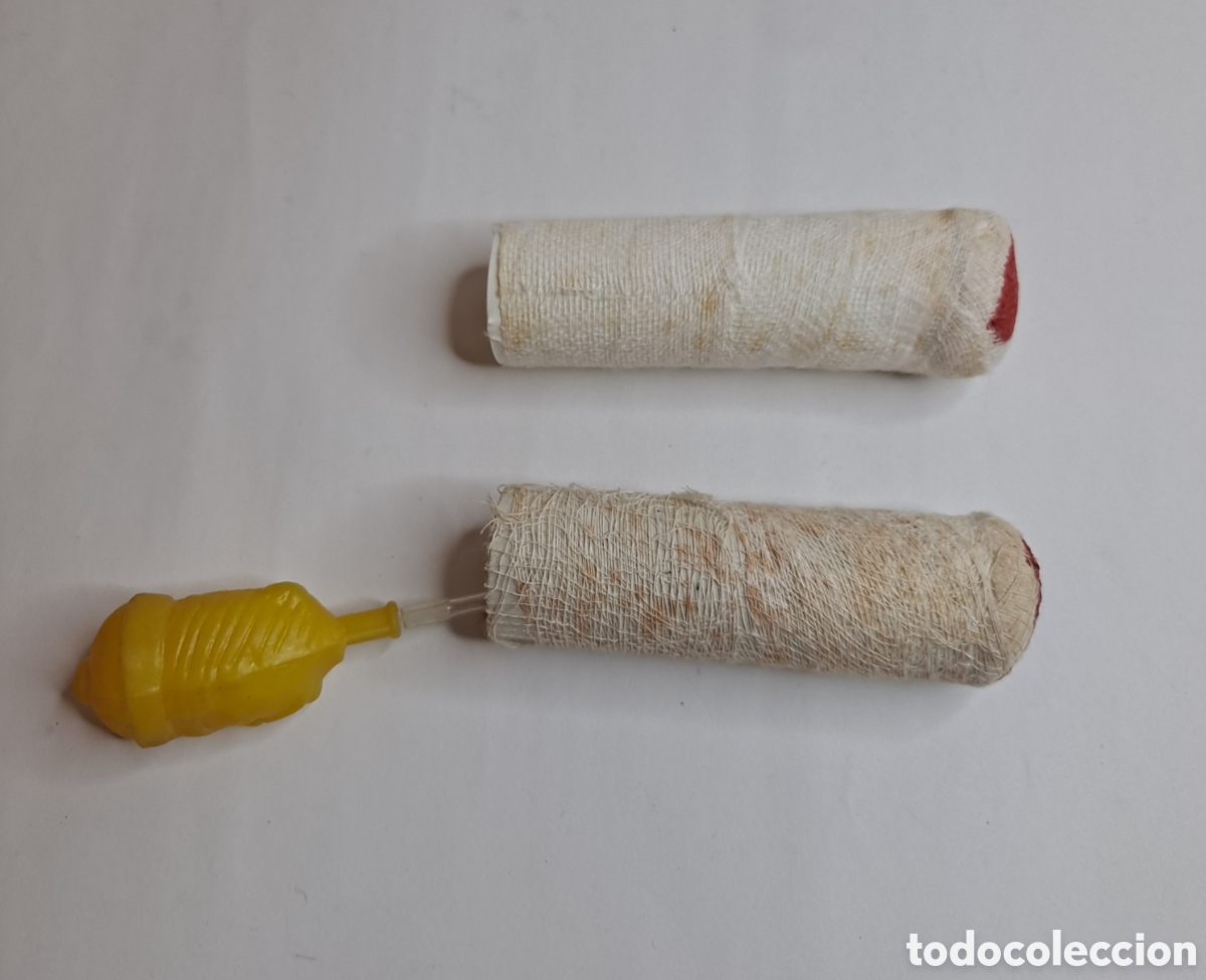 Juguetes antiguos y juegos de colecci&oacute;n: SANROM&Aacute;. 2 DEDOS VENDADOS DE BROMA. NUEVOS. SIN USO. SALPICA AGUA + RESORTE. KIOSKO. KIOSCO.