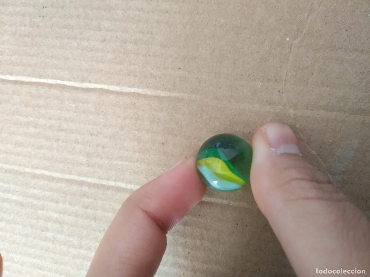 Juguetes antiguos y Juegos de colecci&oacute;n: CANICA BOLA DE JUGUETE COLOR BLANCO VERDE AMARILLO