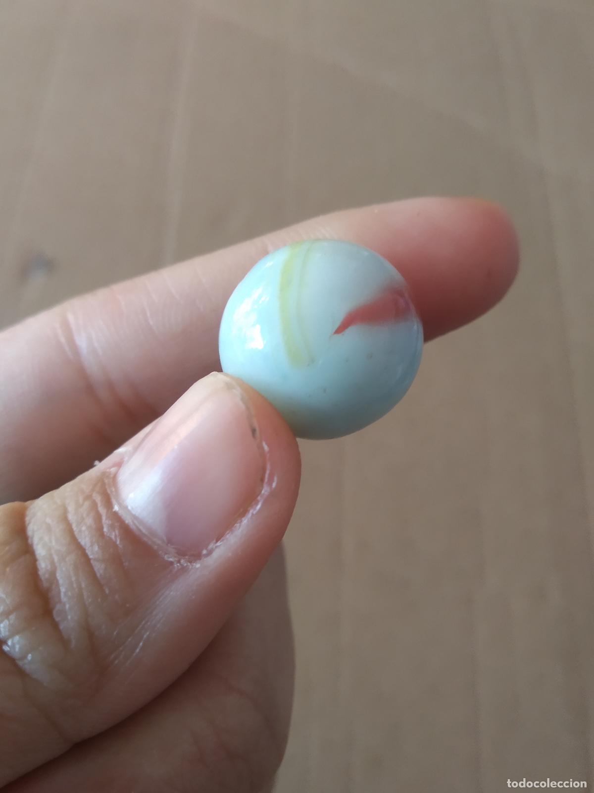 Juguetes antiguos y Juegos de colecci&oacute;n: CANICA BOLA DE JUGUETE COLOR ROJO AMARILLO AZUL