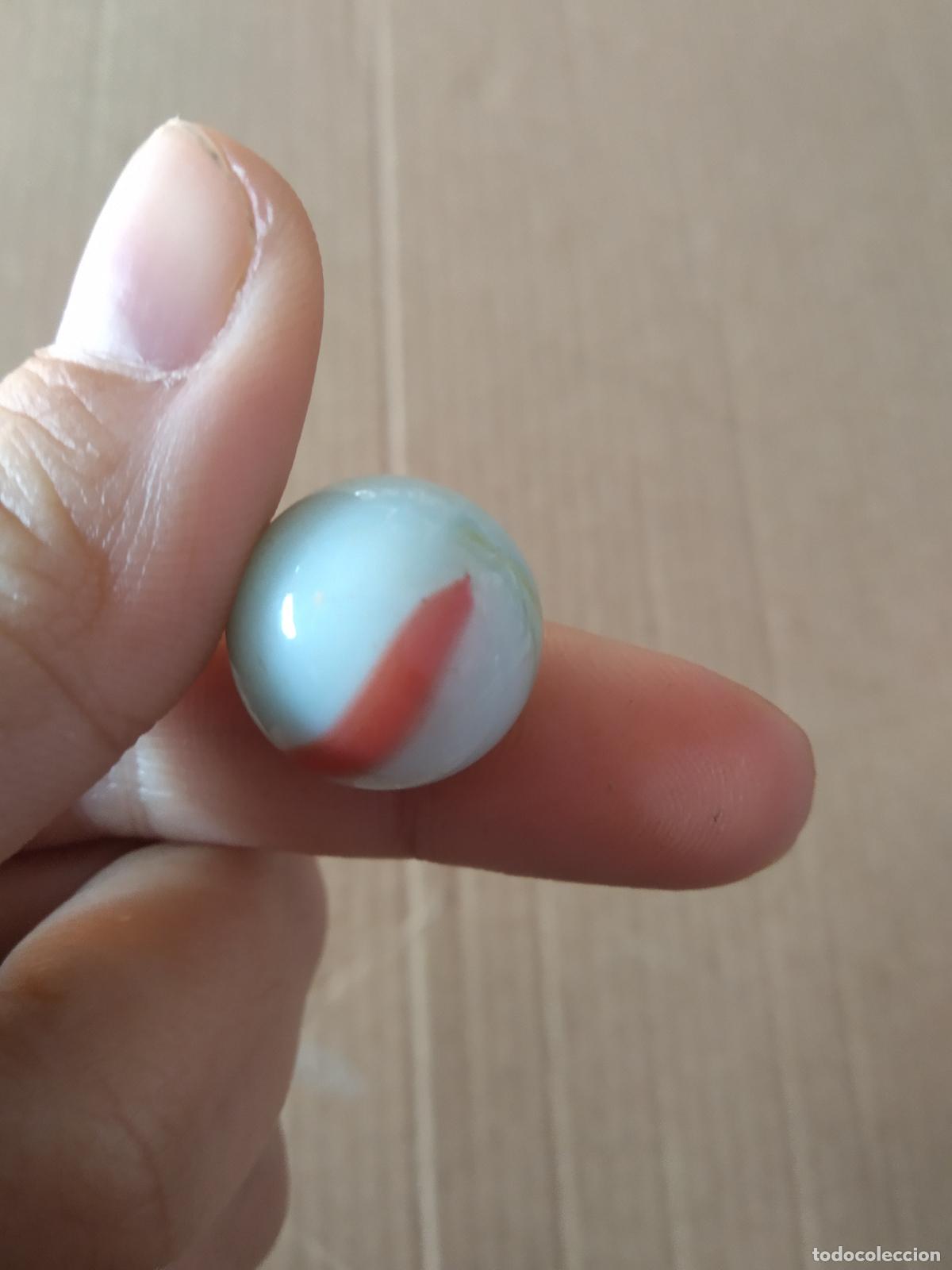 Juguetes antiguos y Juegos de colecci&oacute;n: CANICA BOLA DE JUGUETE COLOR ROJO AMARILLO AZUL