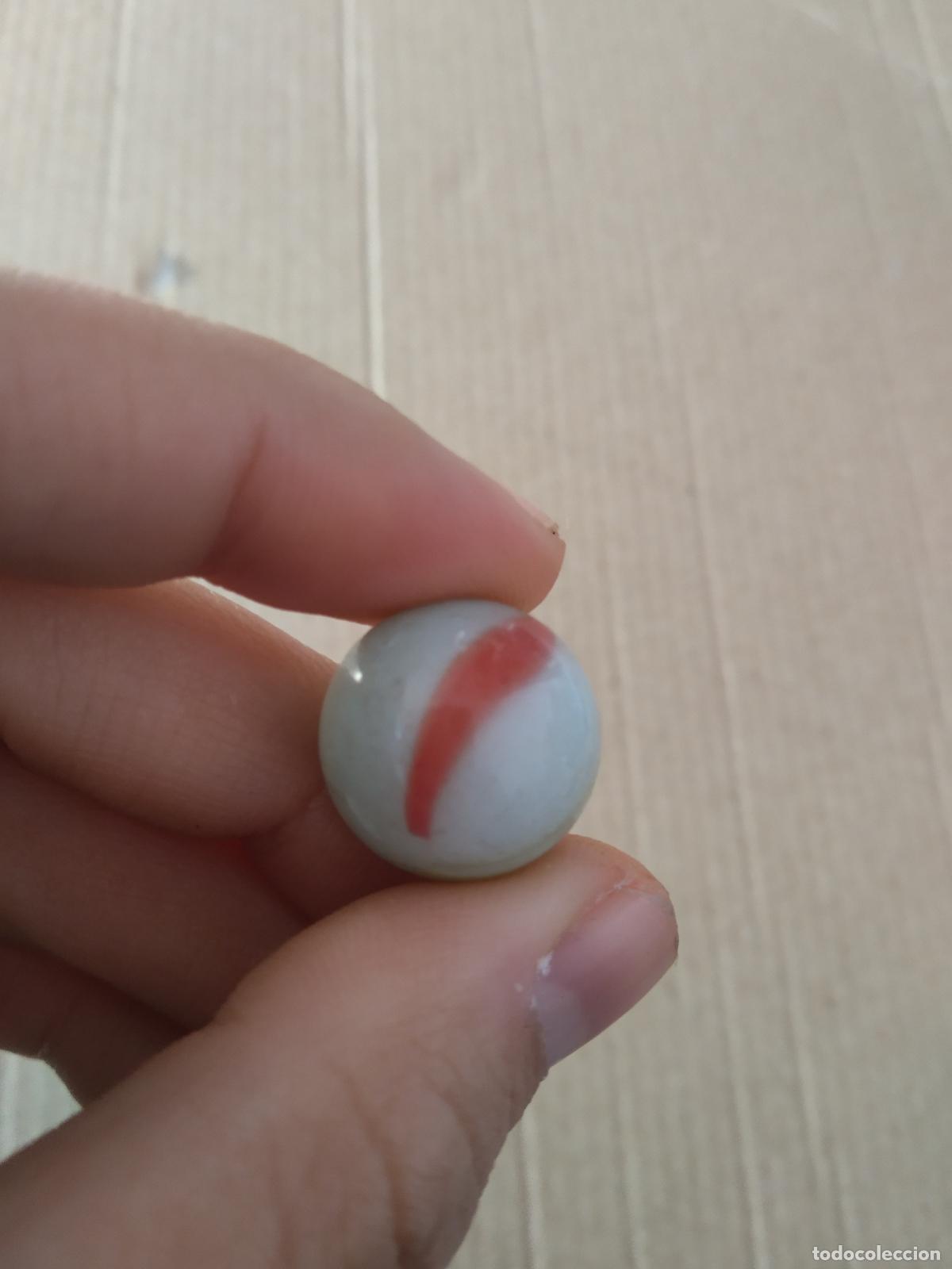 Juguetes antiguos y Juegos de colecci&oacute;n: CANICA BOLA DE JUGUETE COLOR ROJO AMARILLO AZUL