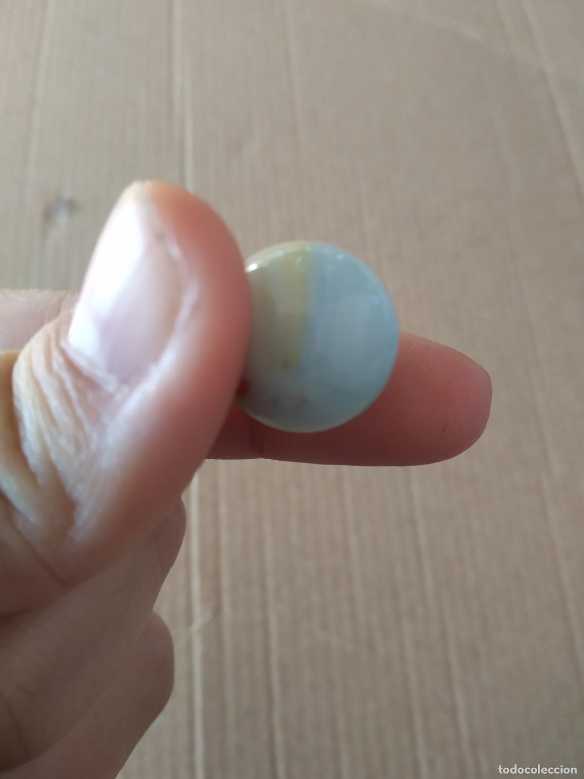 Juguetes antiguos y Juegos de colecci&oacute;n: CANICA BOLA DE JUGUETE COLOR ROJO AMARILLO AZUL